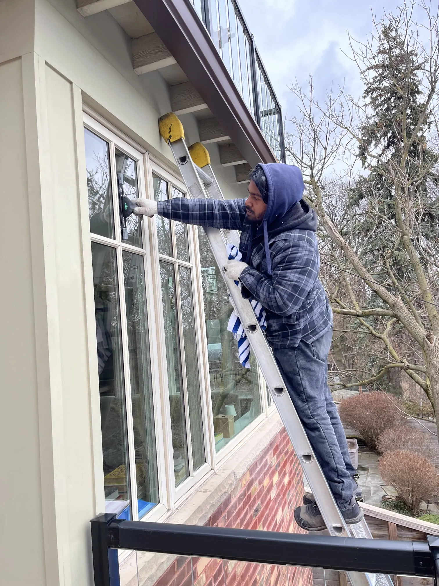 Fast reliable window cleaning